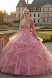 Robe de bal rose à une épaule avec volants et sequins et manche longue