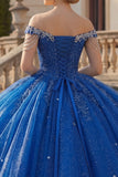 Robe de bal bleu royal à paillettes et robe de bal bleue décalée