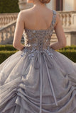 Robe de bal gris clair à une épaule, robe de quinceañera plissée appliquée