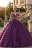 Robe de bal à col nu violet foncé à col nu perlé et volants