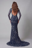 Robe de concours sirène à long col perlé en bleu marine scintillante à dos ouvert, long et perlé