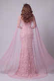 Robe longue de concours à col bateau rose scintillante à col en bateau fleuri perlée avec cape