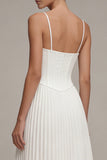 Robe de remise de diplôme à bretelles fines blanches plissées Une robe de remise de diplôme corset midi