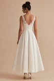 Robe de fiançailles blanche à col en V à col en V avec dentelle