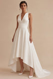 Robe de fiançailles blanche haute basse ligne A à col en V