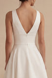Robe de fiançailles blanche haute basse ligne A à col en V
