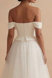 Robe de mariée bohème longue à large épaule blanche décollée A
