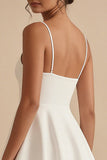 Robe de remise de diplôme blanche courte à bretelles fines avec volants