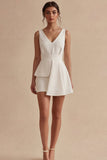 Robe courte blanche à col en V