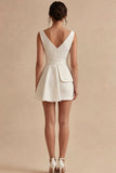 Robe courte blanche à col en V