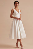 Robe de fiançailles blanche à col en V à ligne A