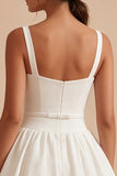 Robe Mini Sweetheart blanche A Line avec ceinture papillon