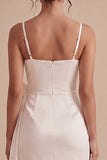Mini robe blanche bodycon à bretelles fines avec nœud