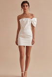 Mini-robe blanche bodycon une épaule avec un nœud
