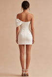 Mini-robe blanche bodycon une épaule avec un nœud