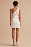 Robe blanche de remise de diplôme blanche bodycon, froncée à une épaule et fente