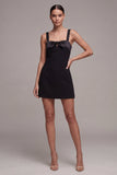 Robe mini en satin noir bodycon avec nœud