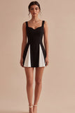 Robe cocktail courte à longues bretelles A Line noir et blanc