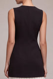 Robe cocktail noire simple à col en V moulant avec plis