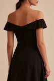 Haute Basse Une Ligne Sur l’Épaule Petite Robe Noire