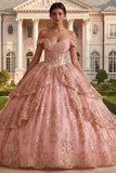 Robe de bal rose à volants dénudée