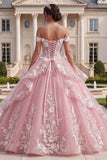 robe de bal rose à volants appliqués sur les épaules décollées