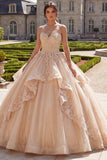 Robe de bal à volants avec application sans bretelles au champagne