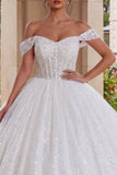 Robe-bal blanche corset épaule dénudée et scintillante