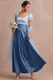 Robe de demoiselle d’honneur maxine en satin à col carré bleue A avec manches