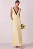 Robe de demoiselle d’honneur jaune clair à col en V long en jaune sirène