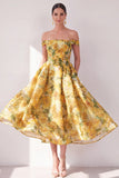 Robe midi fleurie jaune à chiffon en mousseline dénudée avec poches