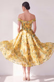 Robe midi fleurie jaune à chiffon en mousseline dénudée avec poches