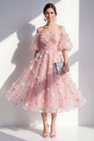 Robe midi fleurie à paillettes à la ligne A décollée des épaules