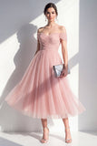 Robe midi fronceuse en ligne A sur les épaules