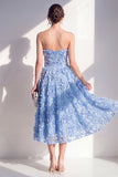 Robe midi fleurie appliquée bleu bretellé A-Line