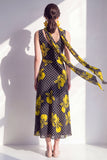 Robe midi en chiffon en V à col en V en fleur jaune noire avec écharpe à col