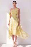 Robe midi midi asymétrique en chiffon en ligne A sur une épaule
