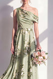 Longue robe de demoiselle d’honneur longue en satin vert sauge en ligne A sur une épaule