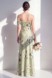 Longue robe de demoiselle d’honneur à longues bretelles florales en satin vert sauge