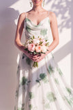 Robe de demoiselle d’honneur à col à col à capuchon en ligne florale verte