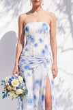 Robe de demoiselle d’honneur bleue fleurie bleue sans bretelles avec fente