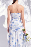 Robe de demoiselle d’honneur bleue fleurie bleue sans bretelles avec fente