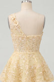 Corset jaune beurre à une épaule robe florale de la rentrée à la maison