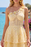 Corset jaune beurre à une épaule robe florale de la rentrée à la maison
