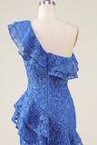 Robe de rentrée à la rentrée, bleu royal bleu moulant, fleur perlée et volants, avec une épaule et fente