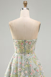 Robe de rentrée à la maison Green Sweetheart Corset transparente Ligne A avec appliques