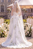Robe de mariée de plage perlée en ligne A en train de fleurs blanches vertes avec voiles