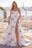 Fleur blanche violette Une robe de mariée de plage en traîne froncée avec fente