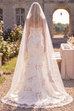 Robe de mariée de plage avec traînes de sirène en fleur rouge blanche et sirène avec voiles