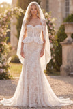 Robe de mariée bohème, corset en dentelle florale à volants et sirène à volants blancs